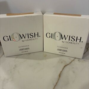 HUDA BEAUTY GloWish Luminous Pressed Powder in Fair Light. Brand new! quality!